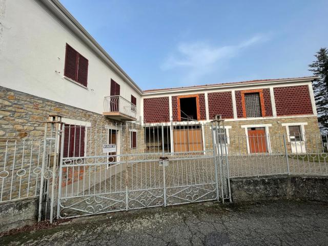 Rustico in vendita a Piemonte, Asti