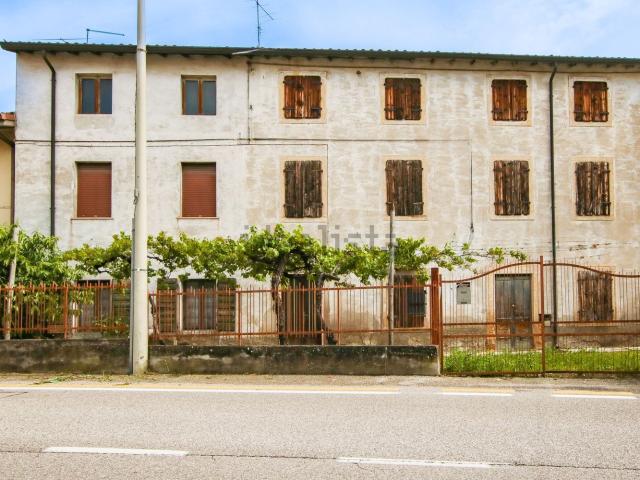 Rustico in vendita a Bardolino, Veneto