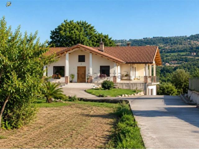 Rustico in vendita a Calvi, Campania