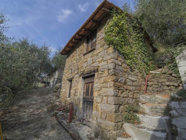 Rustico in vendita a Apricale, Liguria