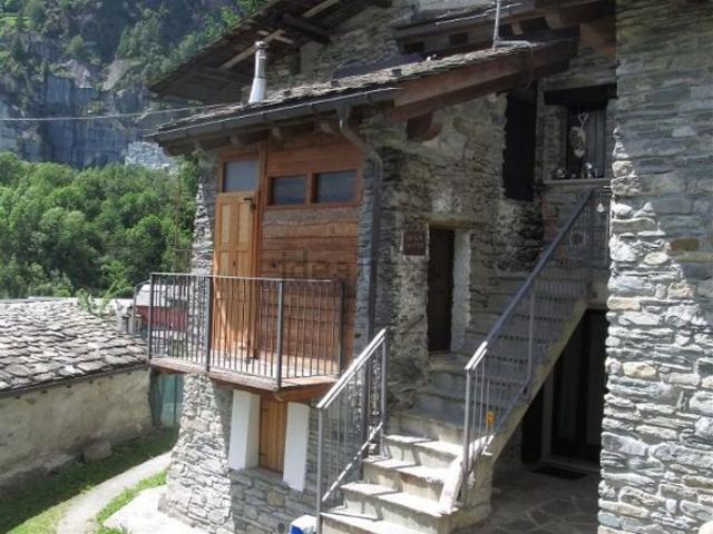 Rustico in vendita a Chiesa In Valmalenco, Lombardia