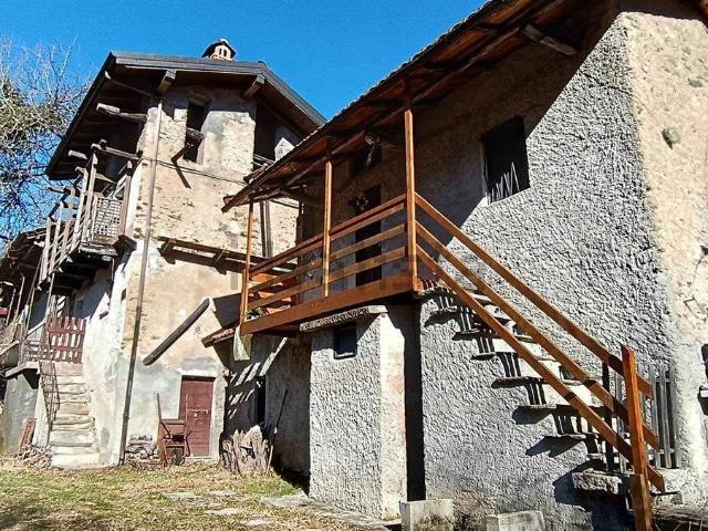 Rustico in vendita a Brovello-Carpugnino, Piemonte