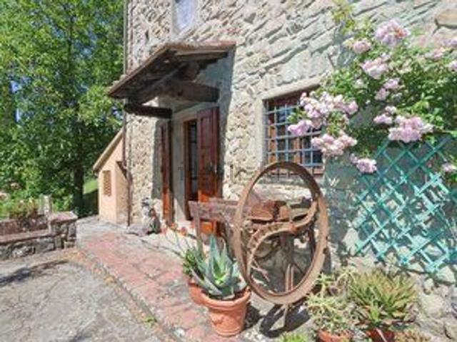 Rustico in vendita a Unione di Comuni Valdarno e Valdisieve, Londa