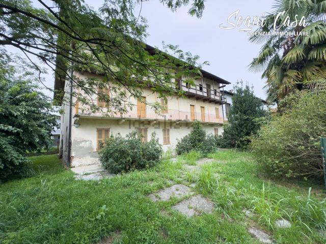 Rustico in vendita a Oleggio, Novara