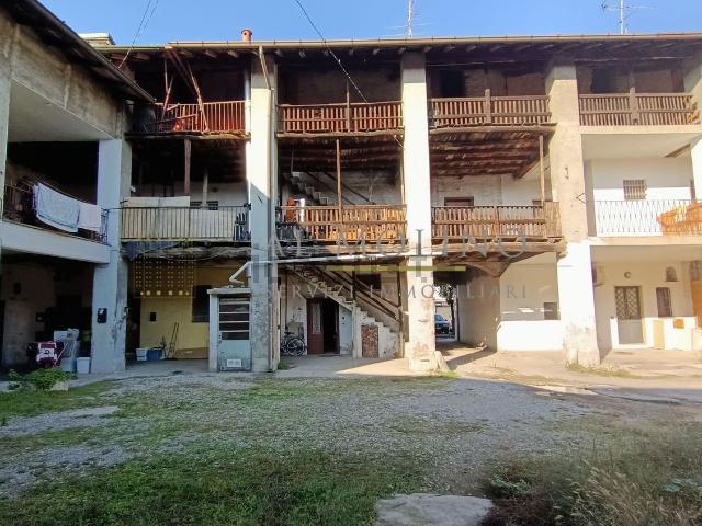 Rustico in vendita a Rovello Porro, Lombardia