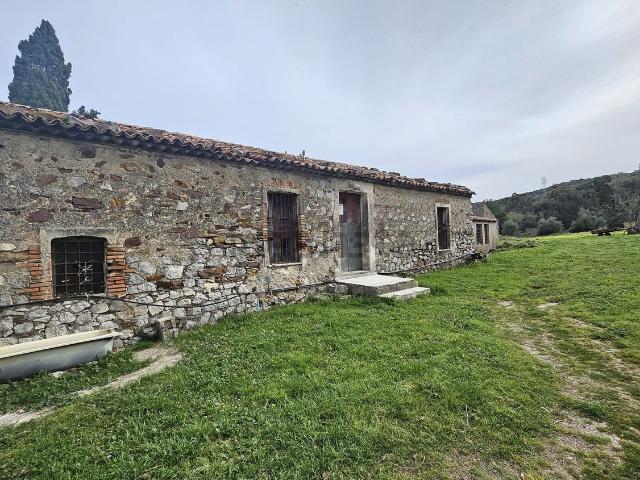 Rustico in vendita a Torrenova, Messina