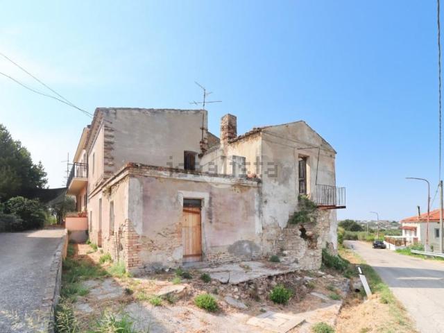 Rustico in vendita a Tollo, Abruzzo