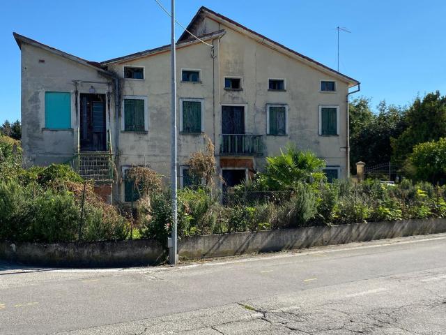 Rustico in vendita a Dueville, Veneto
