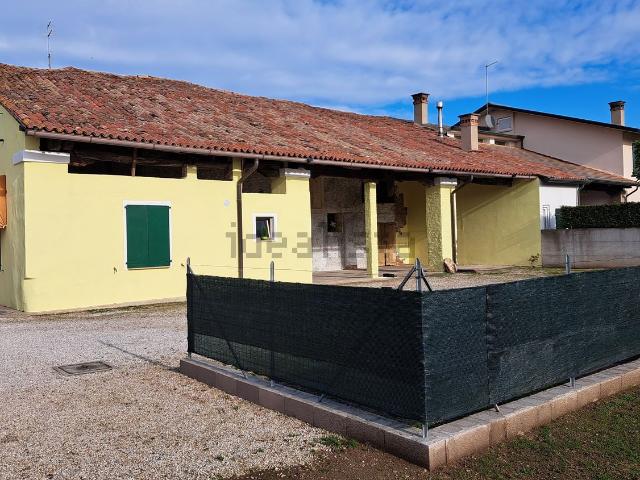 Rustico in vendita a Tezze Sul Brenta, Veneto