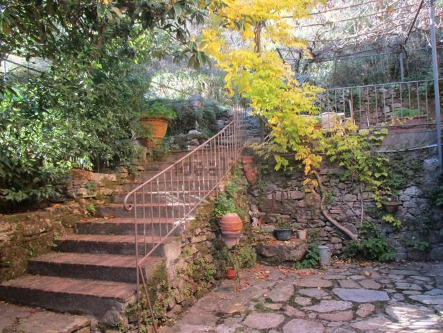 Rustico in vendita a Buti, Toscana