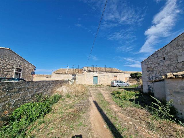 Rustico in vendita a Casuzze, Santa Croce Camerina
