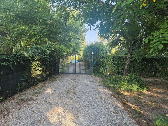 Rustico in vendita a San Faustino-Madonnina-Quattroville, Modena