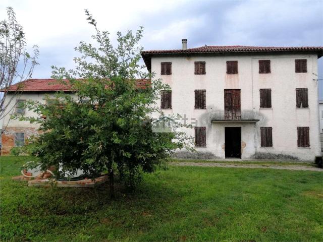 Rustico in vendita a Prata Di Pordenone, Friuli-Venezia Giulia