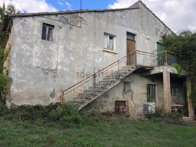 Rustico in vendita a Contrada Vallememoria, Marche