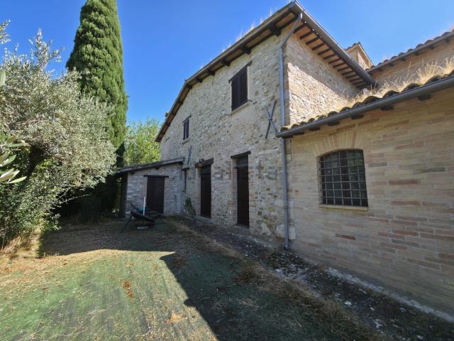 Rustico in vendita a Spoleto, Umbria