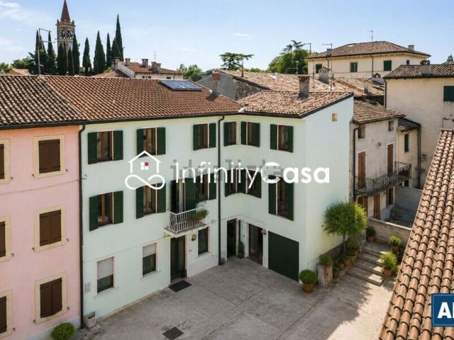 Rustico in vendita a Sommacampagna, Veneto