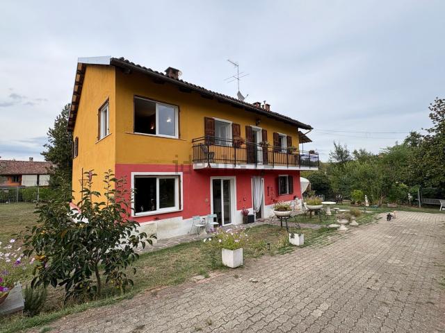 Rustico in vendita a Belveglio, Asti