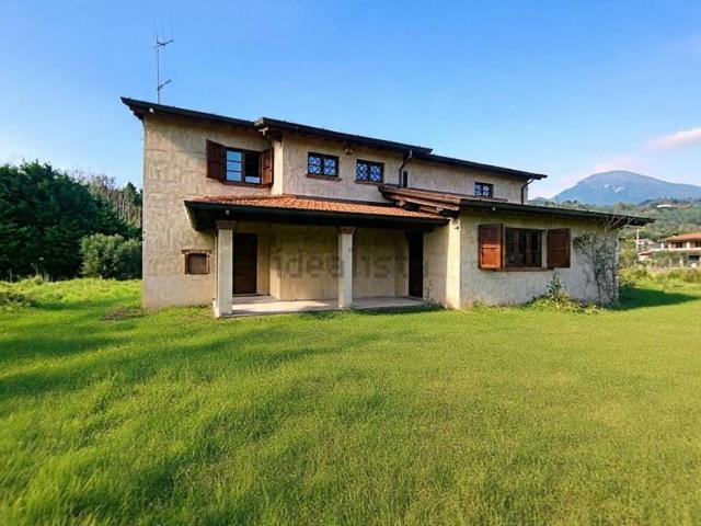 Rustico in vendita a Capezzano Pianore, Camaiore