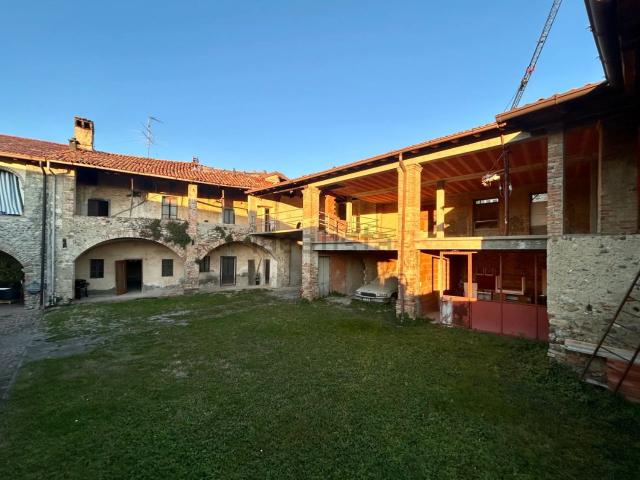 Rustico in vendita a Erbusco, Lombardia
