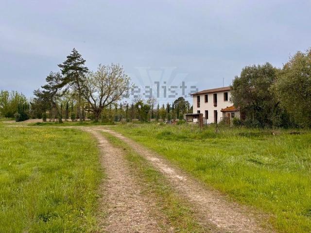 Rustico in vendita a Carraia, Camaiore