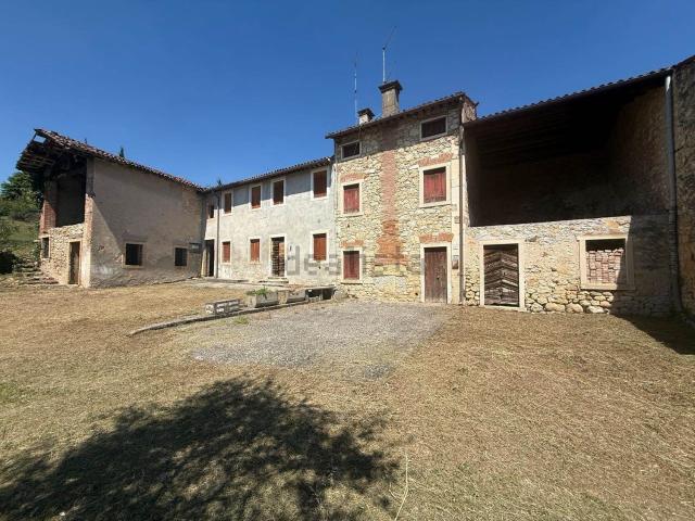 Rustico in vendita a Corrubbio, Pederiva