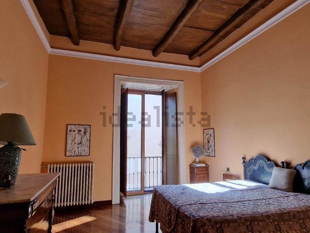 Rustico in vendita a Solofra, Campania