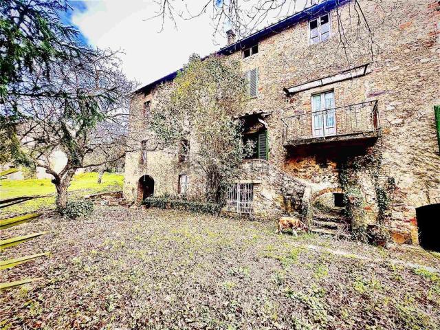 Rustico in vendita a Monticiano, Toscana
