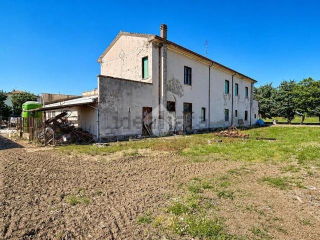 Rustico in vendita a San Mauro Pascoli, Reggio Emilia