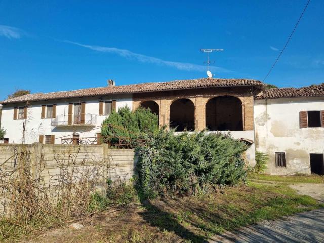 Rustico in vendita a Moncalvo, Asti