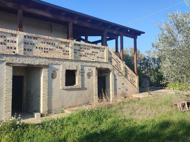 Rustico in vendita a Città Sant'angelo, Abruzzo