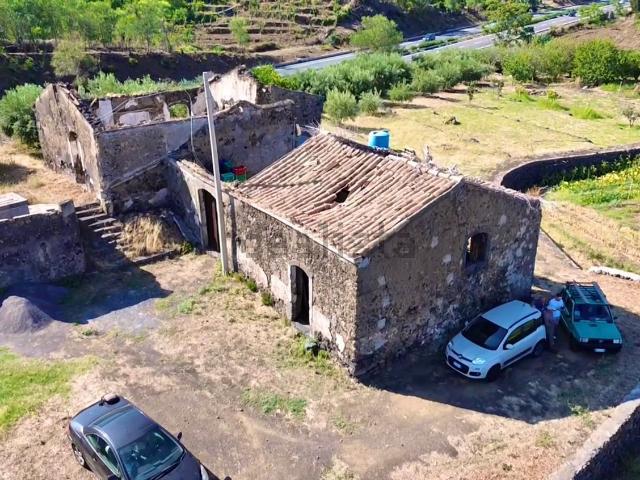 Rustico in vendita a Santa Venera, Mascali