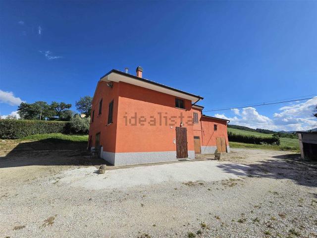 Rustico in vendita a Le Casette, Marche