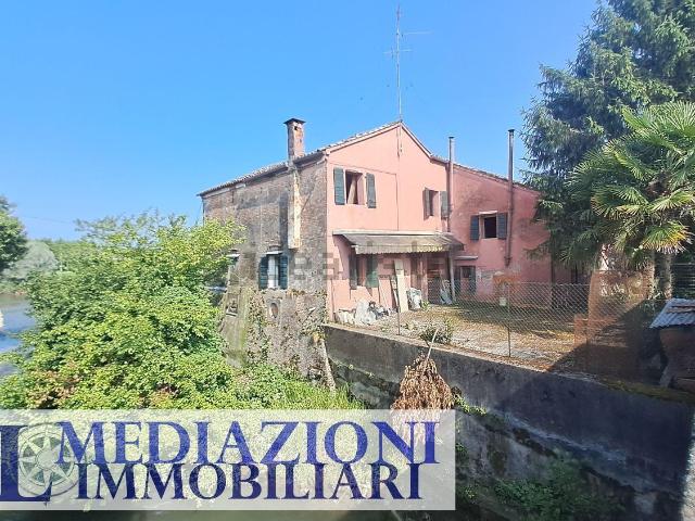 Rustico in vendita a Morgano, Badoere