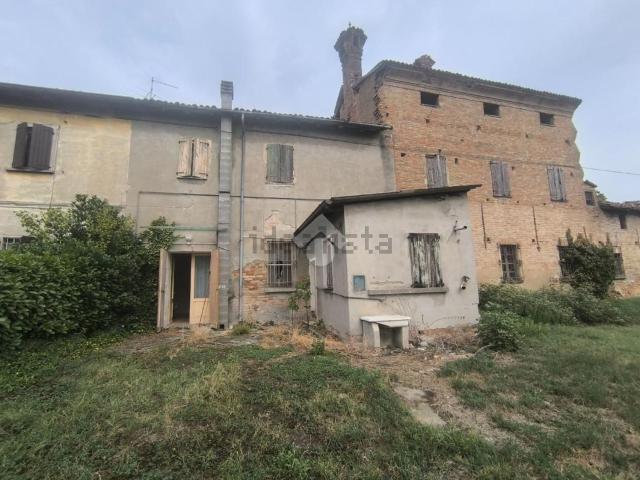 Rustico in vendita a Chiavenna Landi, Cortemaggiore