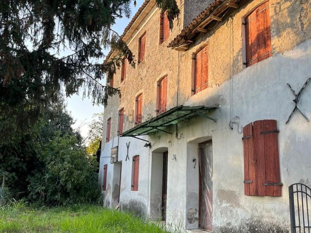 Rustico in vendita a Vittorio Veneto, Veneto