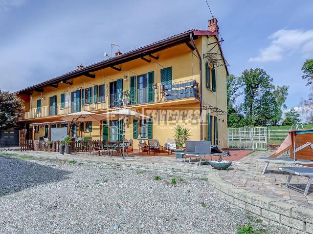 Rustico in vendita a Divignano, Novara
