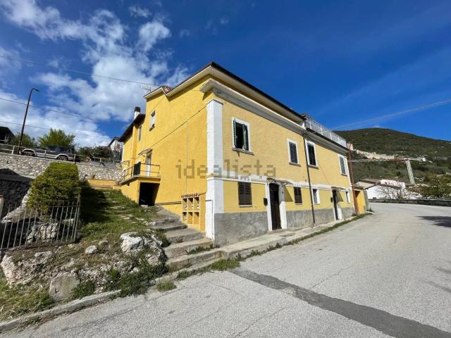 Rustico in vendita a San Pio Delle Camere, Abruzzo