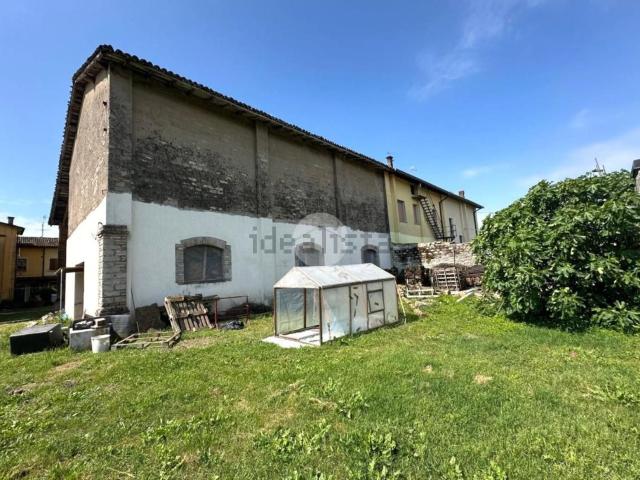 Rustico in vendita a Calvisano, Lombardia