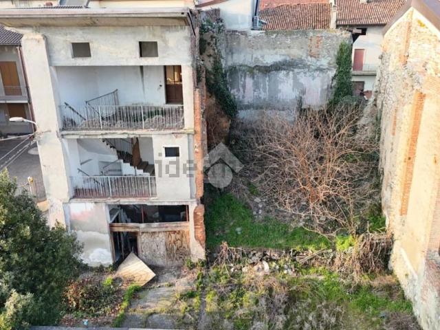 Rustico in vendita a Bottanuco, Lombardia