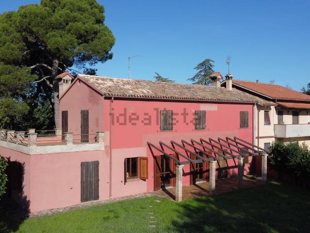Rustico in vendita a Carrara, Marche