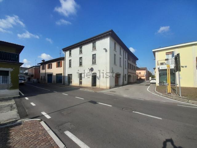 Rustico in vendita a Calcinato, Lombardia
