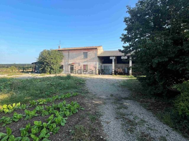 Rustico in vendita a Casotti, Povegliano Veronese