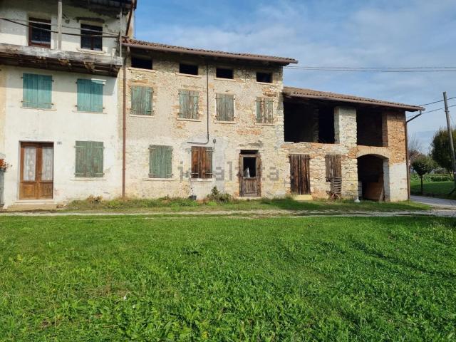 Rustico in vendita a Cavaso del Tomba, Vettorazzi