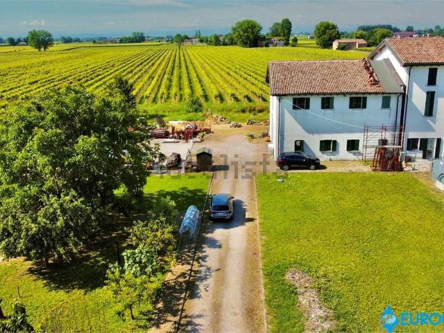 Rustico in vendita a Pianura Reggiana, Re