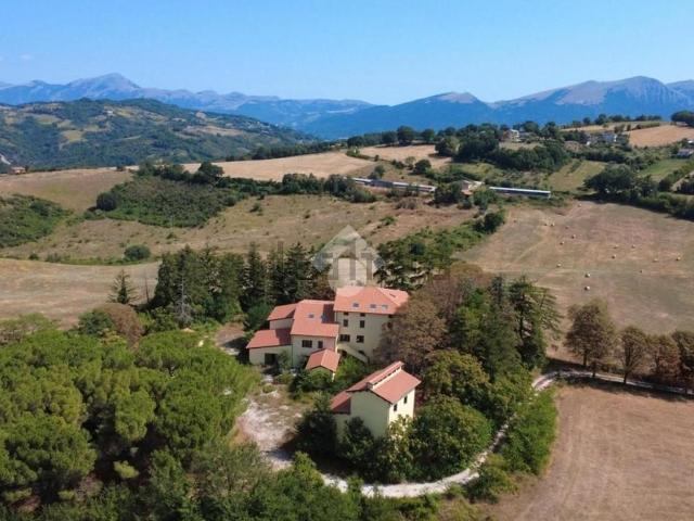 Rustico in vendita a Gualdo Tadino, Umbria