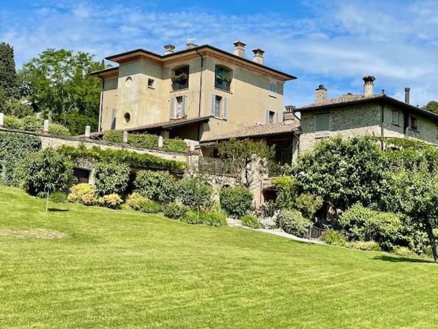 Rustico in vendita a Desenzano Del Garda, Lombardia