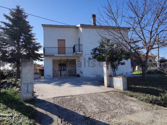 Rustico in vendita a Pollutri, Abruzzo