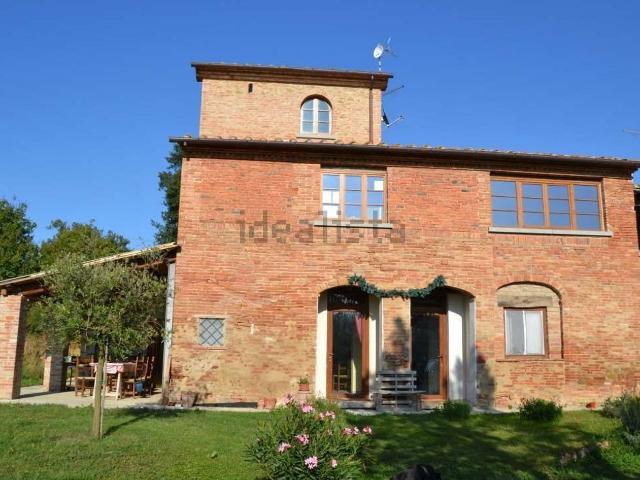 Rustico in vendita a Foiano Della Chiana, Toscana