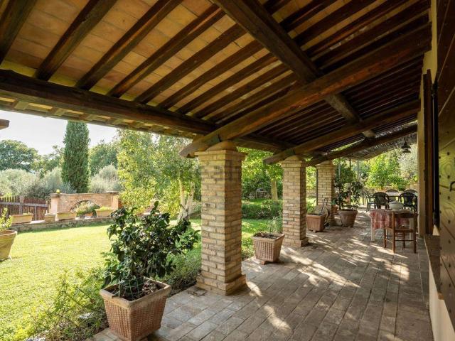 Rustico in vendita a Cerqueto, Passignano Sul Trasimeno
