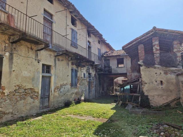 Rustico in vendita a Lurago D'erba, Lombardia